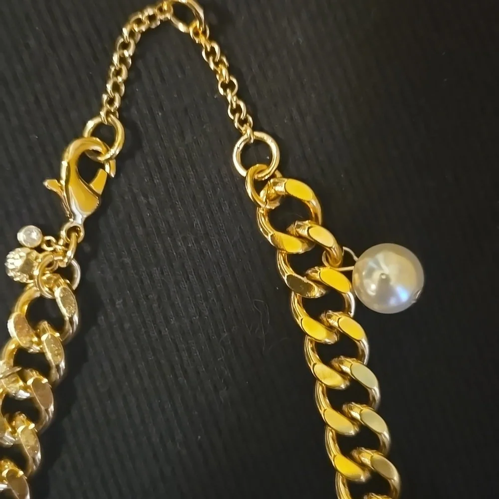 Ann Taylor Faux Pearls And Thick Gold Chain Necklace - Picture 4 of 8